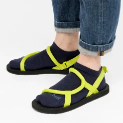 Women Lizard Lock-On Sandals