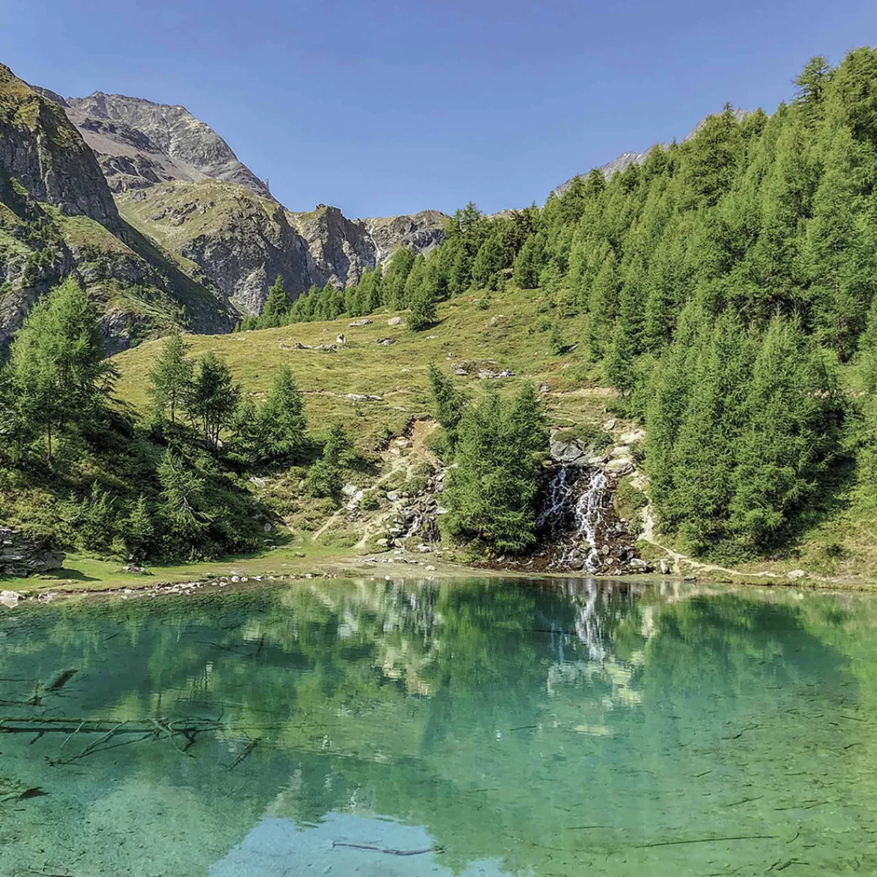 Trekmates Trekking Chamonix to Zermatt 2024